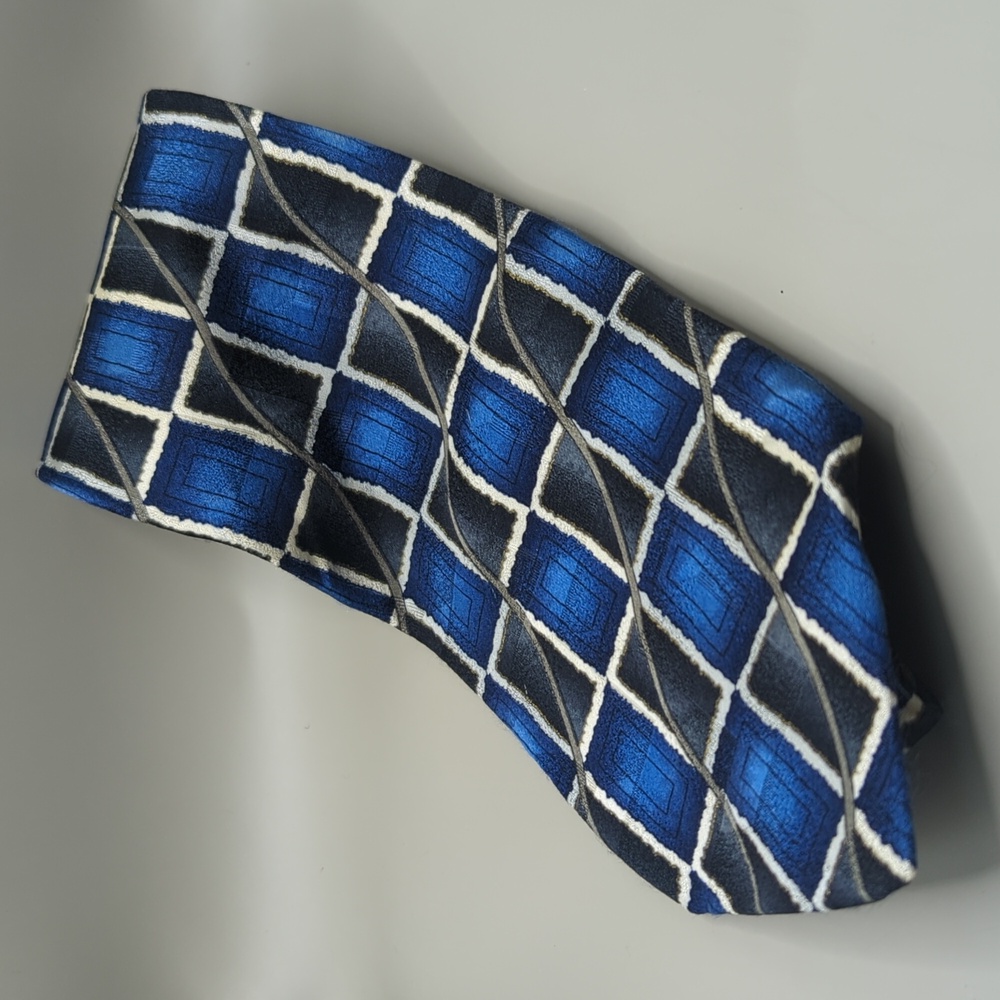 ZIGGURAT Neck Tie 100% Silk Blue Black Geometric Made in USA
